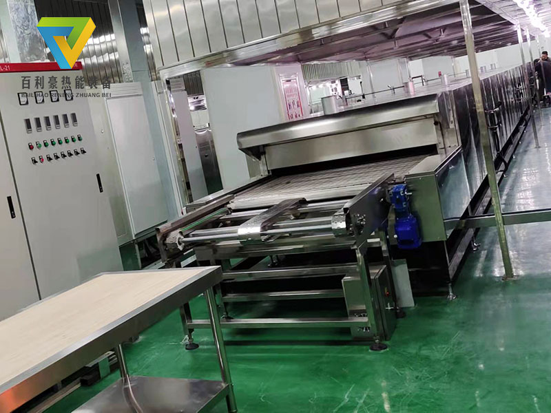 熱烈祝賀我公司新疆客戶定制的馕餅隧道爐已到達現(xiàn)場安裝！